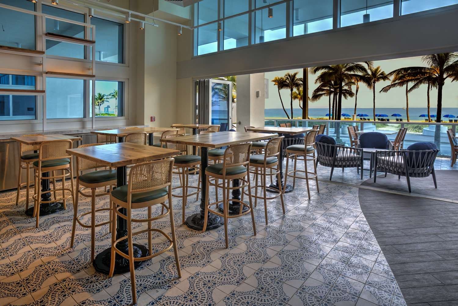 The Bar & Lounge