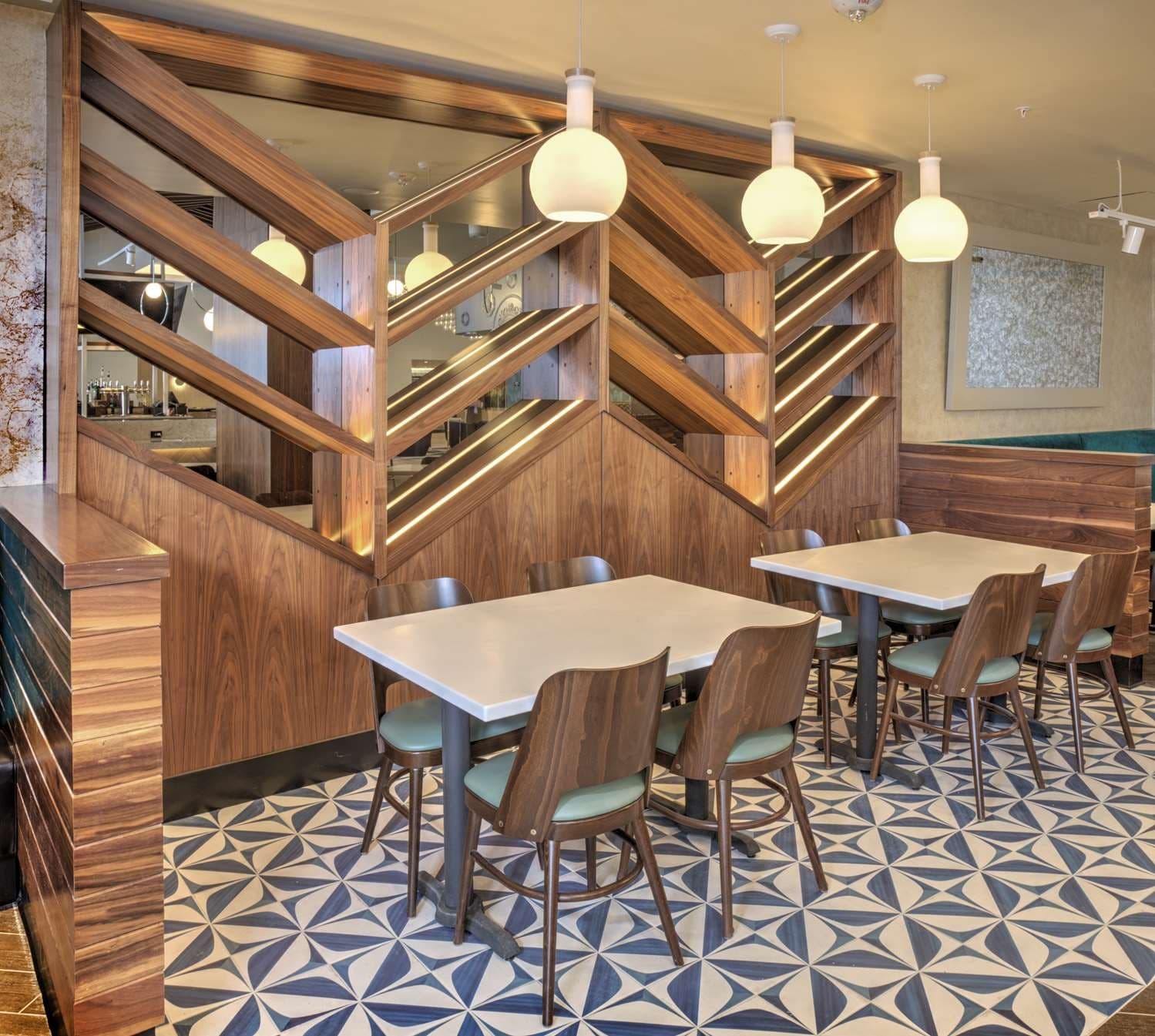 Riviera oceanfront dining